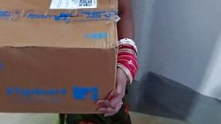 Flipkart Delivery Boy Se Saman Ke Pese Ke Badle Chut Chudaya